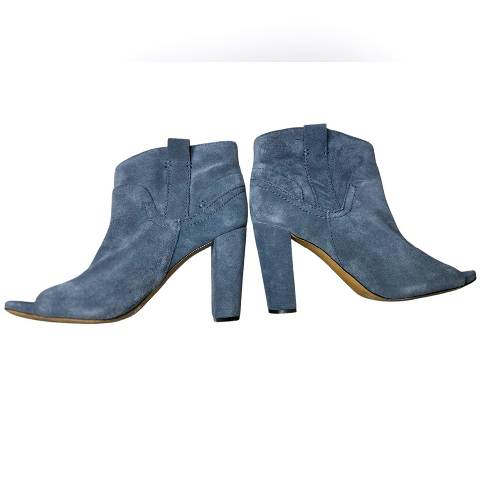 Vinceโ Camuto Blue Suede Chunky Heel Peep Toe Booties - Size 8.5